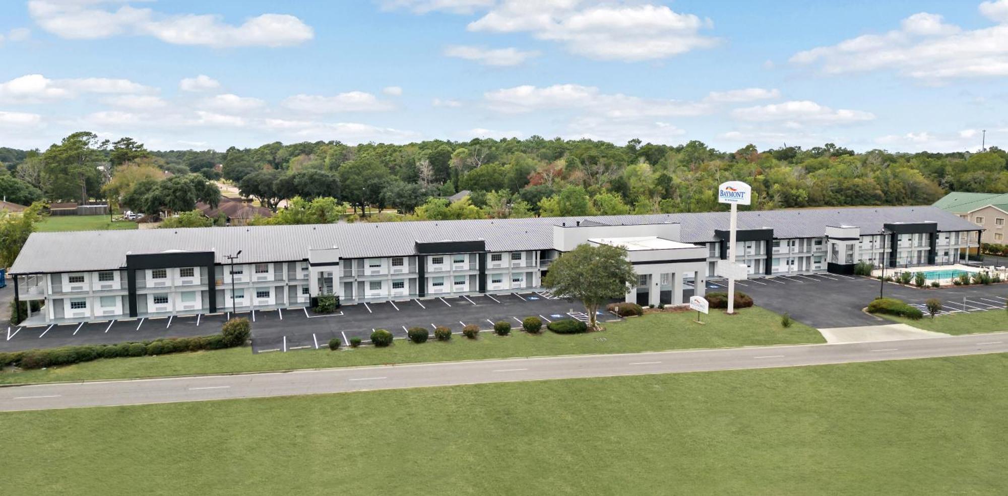 Baymont By Wyndham Beaumont Hotel Exterior photo